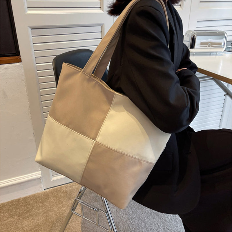 Sac shopping à carreaux tendance avec surpiqûres contrastées