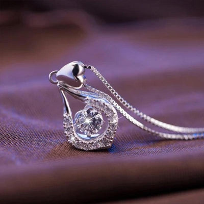 Collier Pendentif Goutte d'Eau avec Cœur