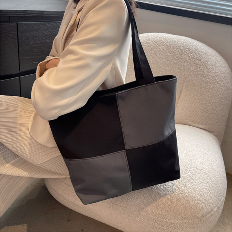 Sac shopping à carreaux tendance avec surpiqûres contrastées